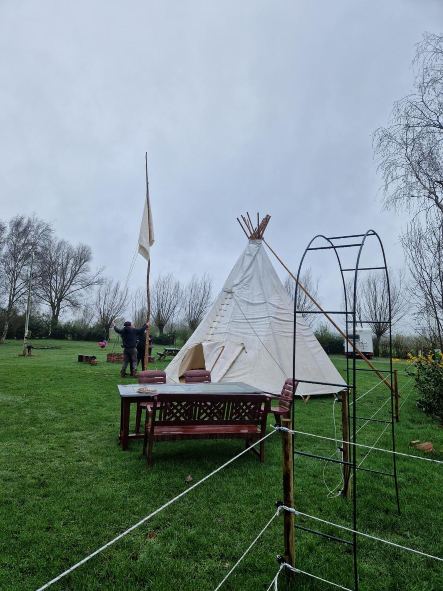 Tipi Luna * Kropswolde